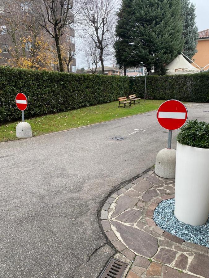 Aparthotel Residenza Miola Saronno Exterior foto