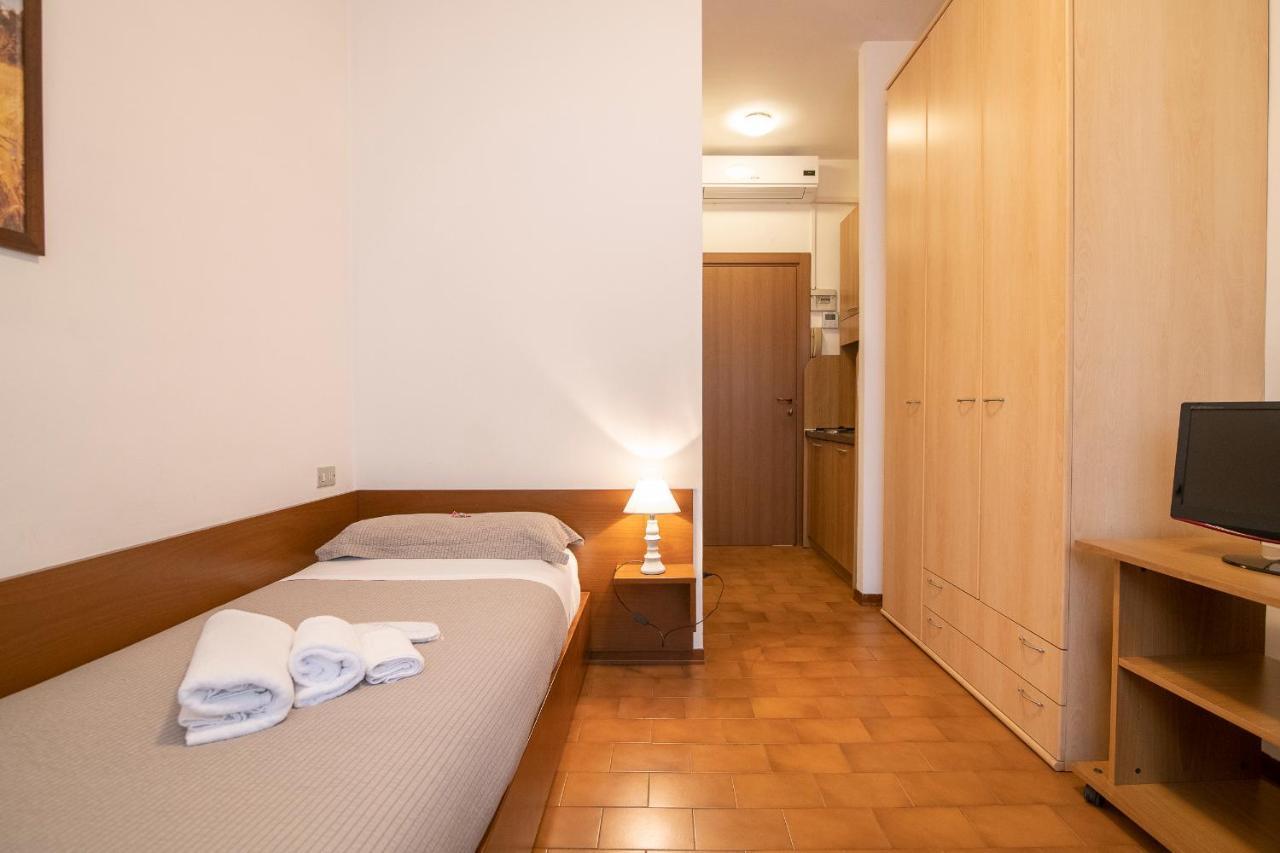 Aparthotel Residenza Miola Saronno Exterior foto
